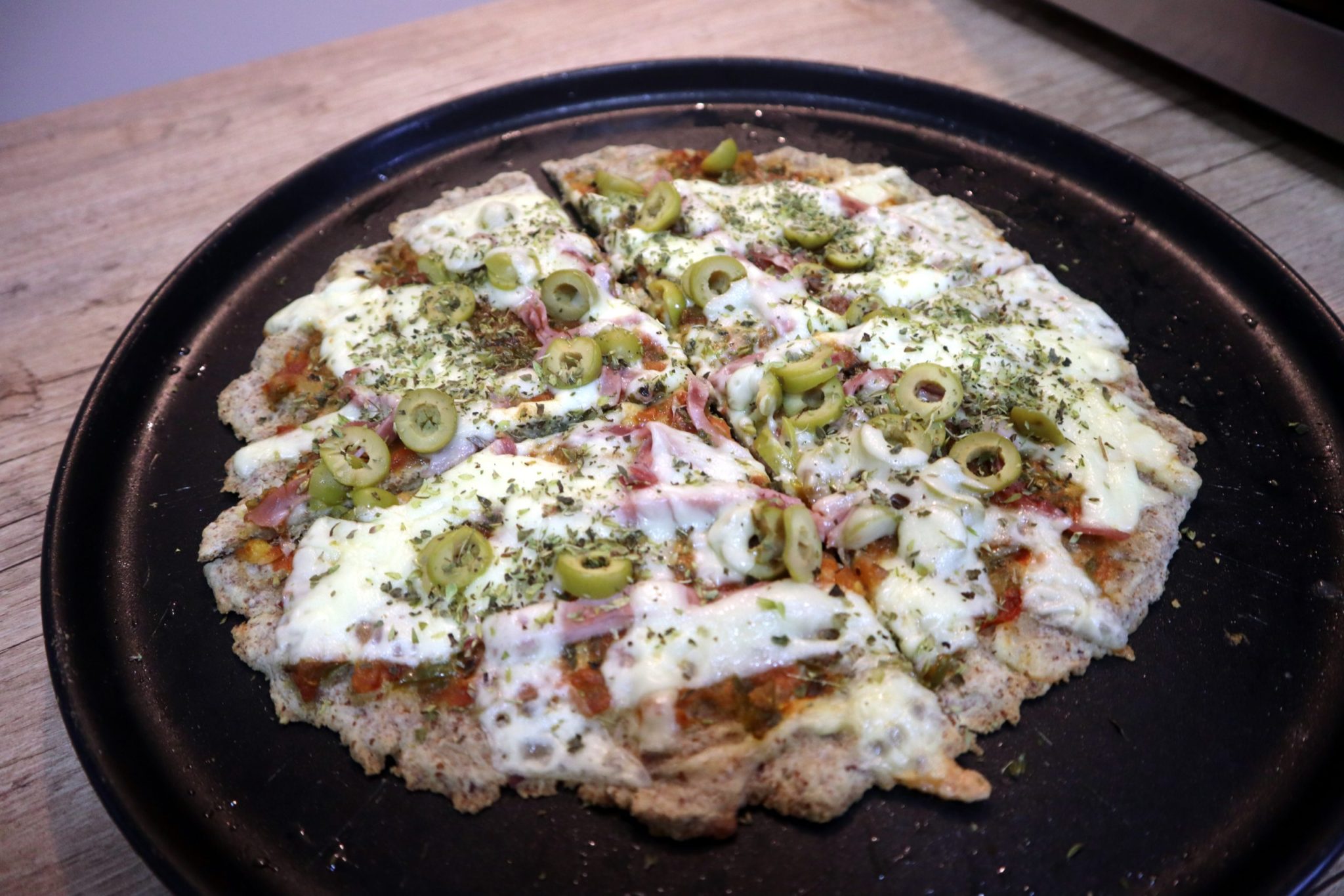 Masa de Pizza Keto, fácil sin harina | Heidiland